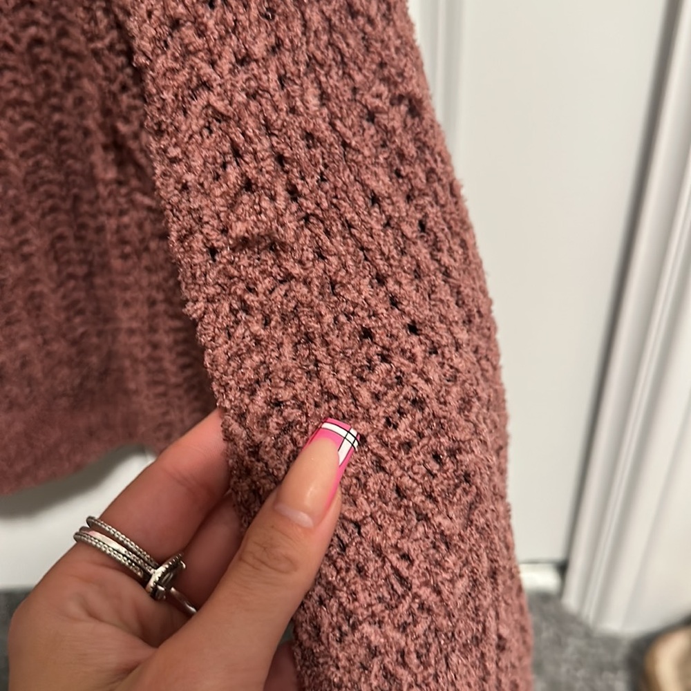 Turtleneck sweater size small - Picture 4 of 4